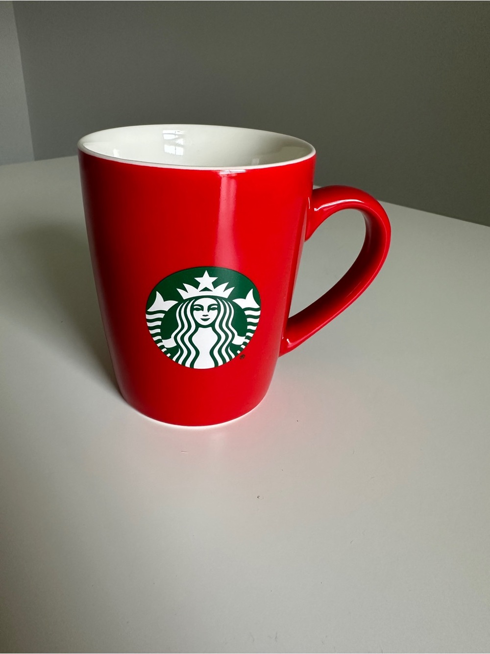 Starbucks 2021 Red Mermaid Coffee
Cup Mug 12oz Red Geen White Ceramic❤️🤍💚
